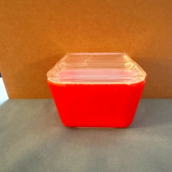 Vintage Red Pyrex Refrigerator Dish - Picture 1 of 2